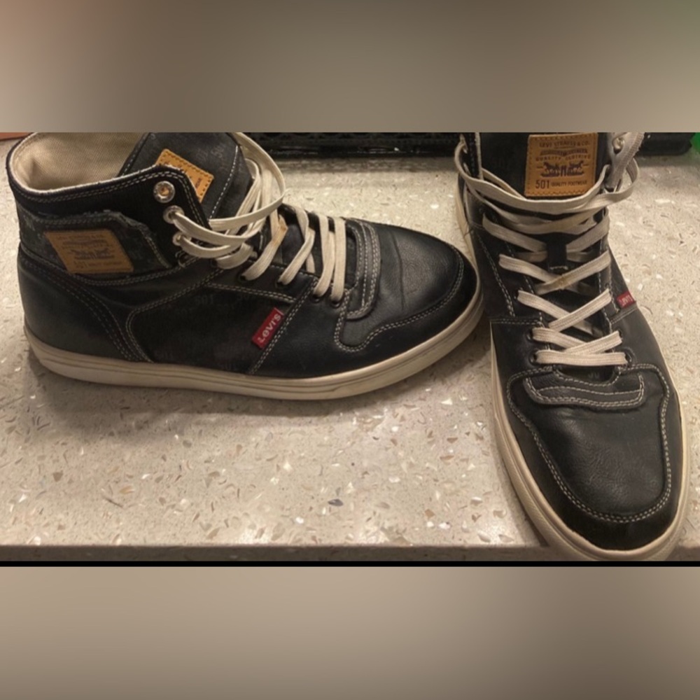 Levi’s High Top Shoes 8.5